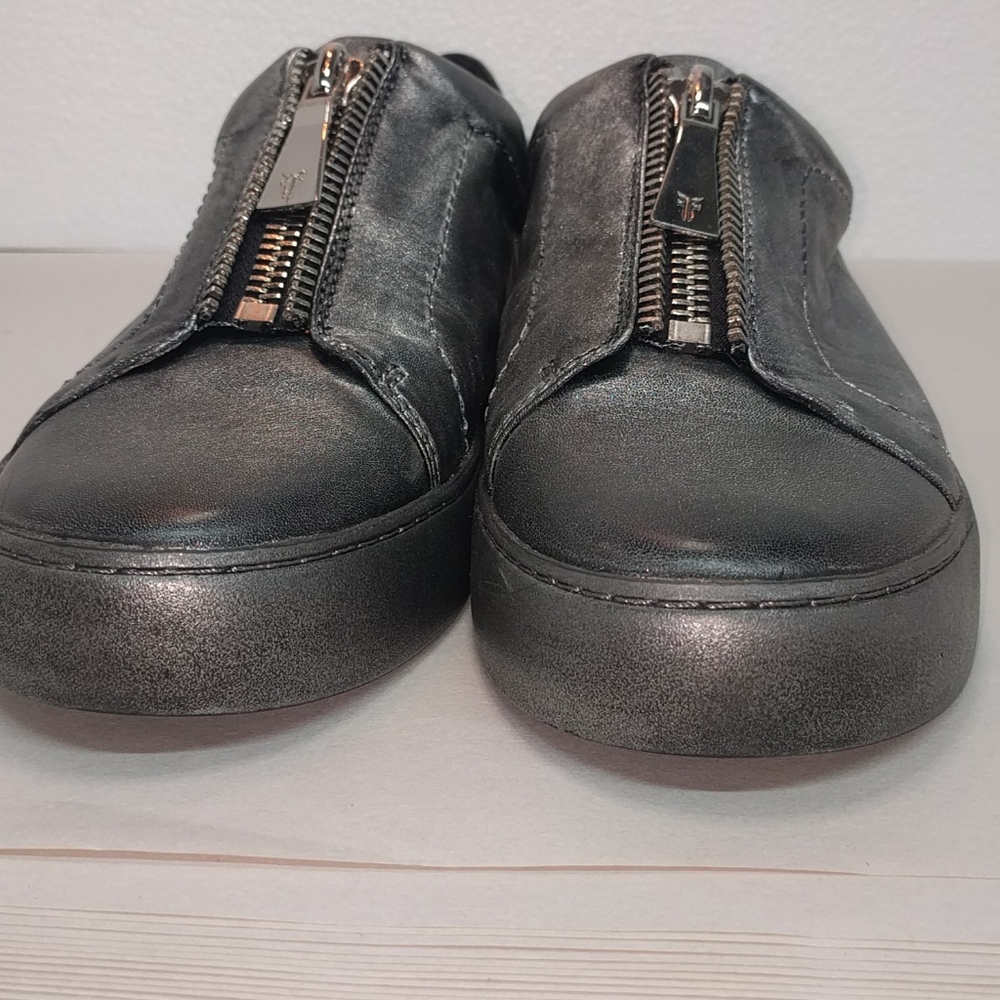Frye Lena zip low sneakers size 9m women's new